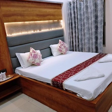 Hotel City Park Guwahati Esterno foto