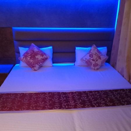 Hotel City Park Guwahati Esterno foto