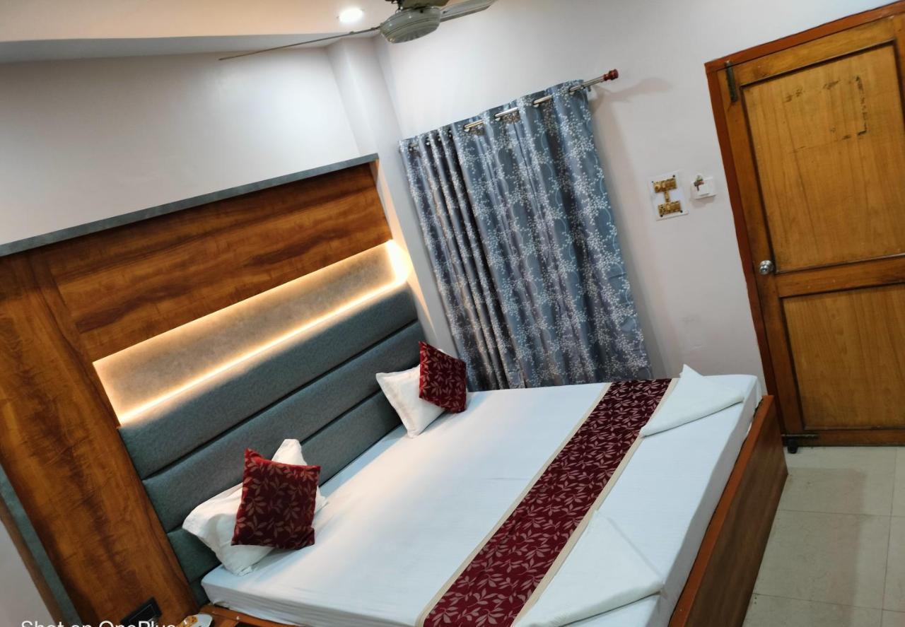 Hotel City Park Guwahati Esterno foto