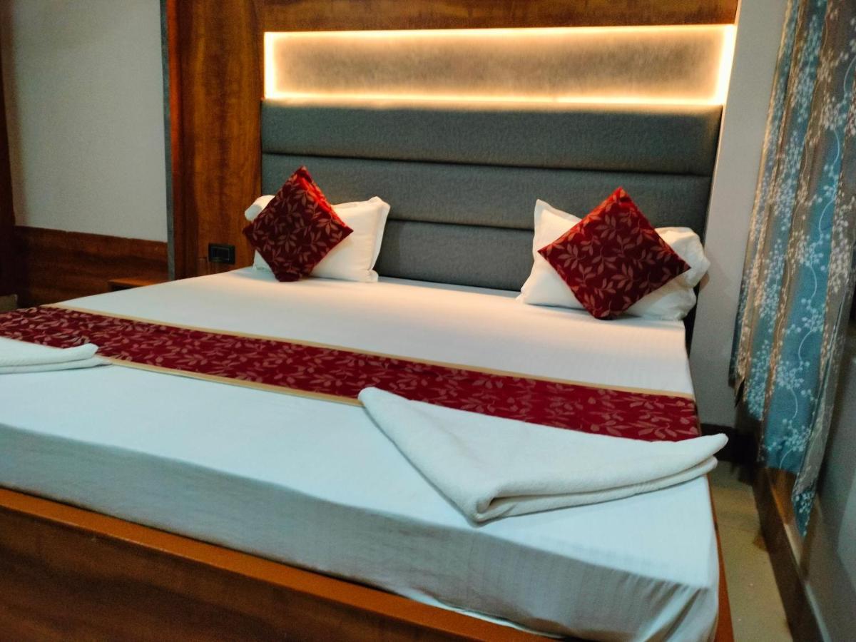 Hotel City Park Guwahati Esterno foto