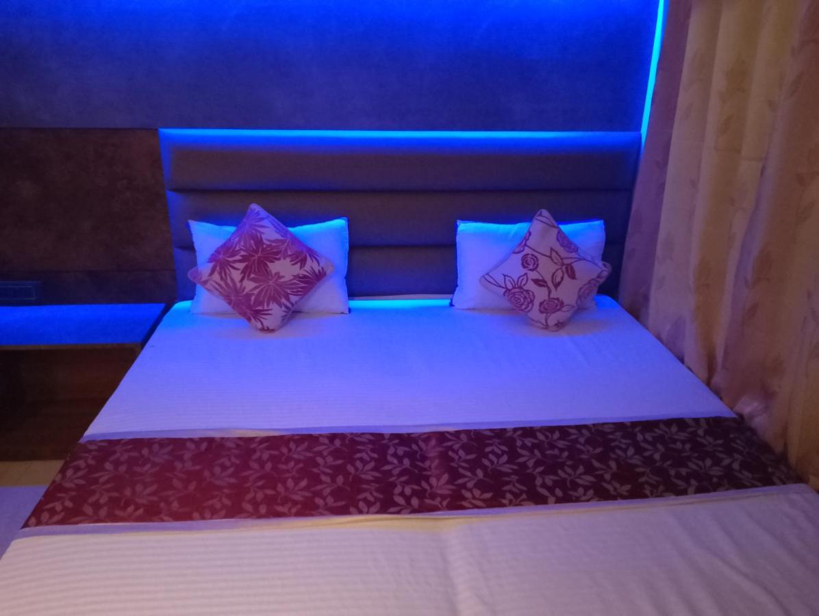 Hotel City Park Guwahati Esterno foto